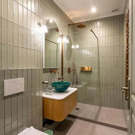 The Liberty Green باريس